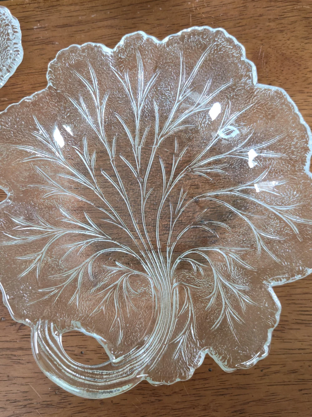 Vintage Indiana Glass Pebble Leaf Plates - Set of 4 🌿